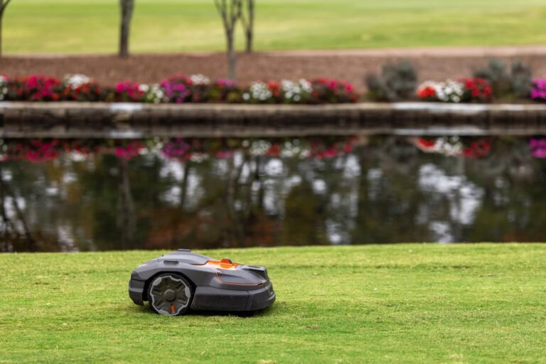 Husqvarna Automower 580L EPOS® — Sofort lieferbar | Dancover