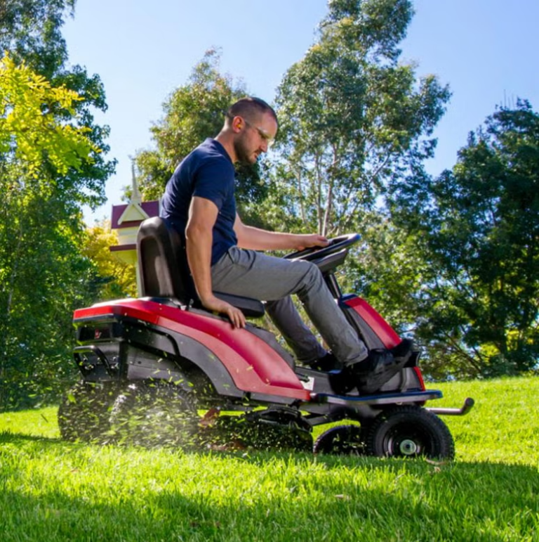 Toro ES3000 SD — Elektrischer Aufsitzmäher 76 cm | Dancover