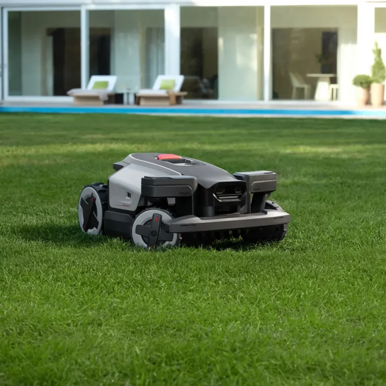 Mähroboter Roborock RockMow Z130 – Ohne Begrenzungskabel, Bis zu 3 000 m²