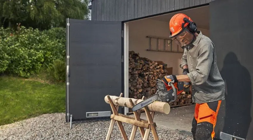 Husqvarna 225i Akkusäge 36V – 35 cm Schwert, Akku und Ladegerät inklusive – Image 3