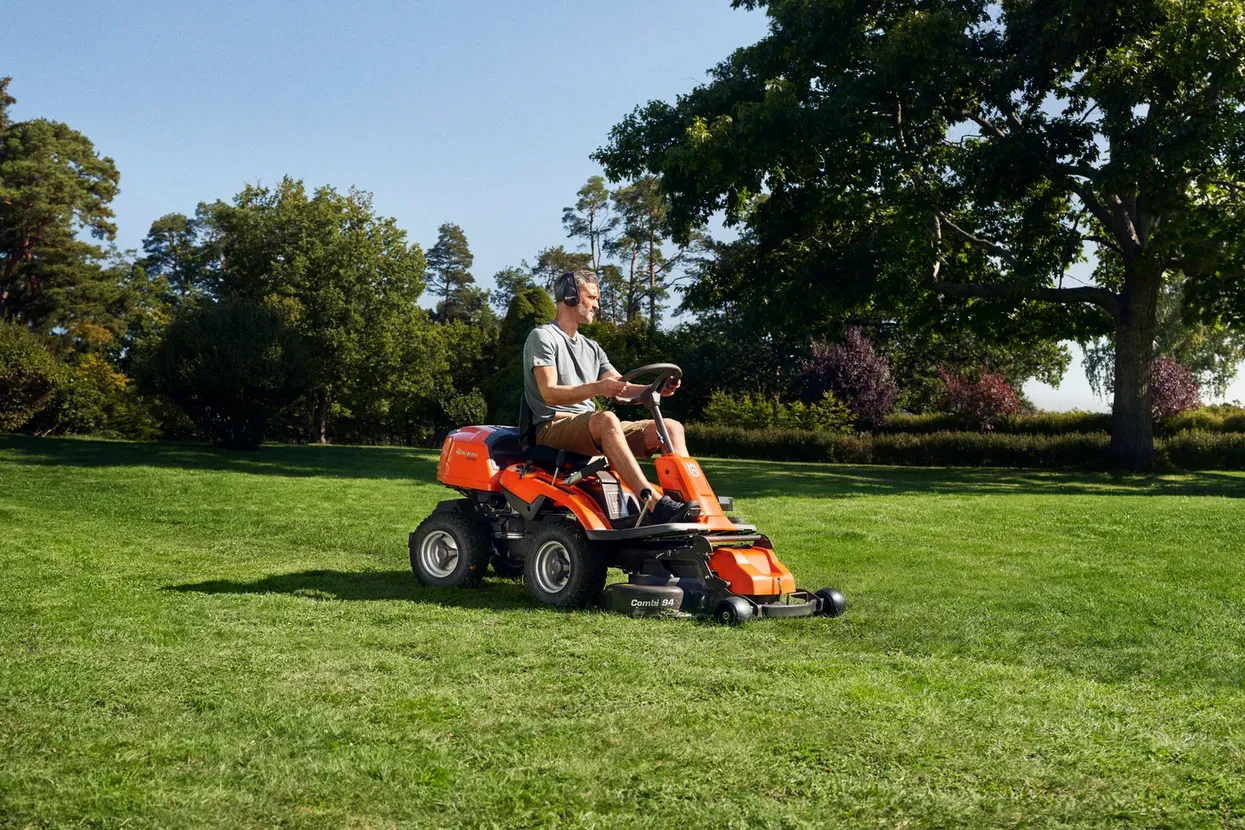 Husqvarna R 214TC Rider Aufsitzmäher 103cm | Dancover – Image 3