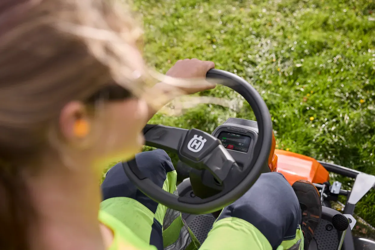 Husqvarna FM 410i Elektro-Frontmäher Profi AWD 9,6 kWh | Dancover – Image 6
