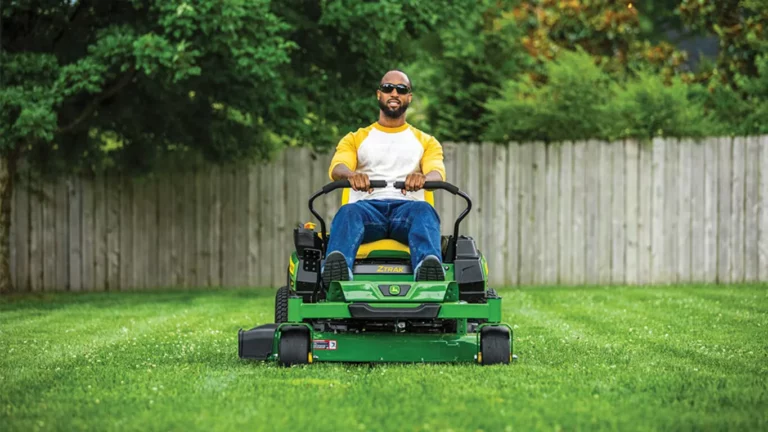 John Deere Z320M Zero-Turn 107cm V-Twin 14,9kW Servolenkung | Dancover