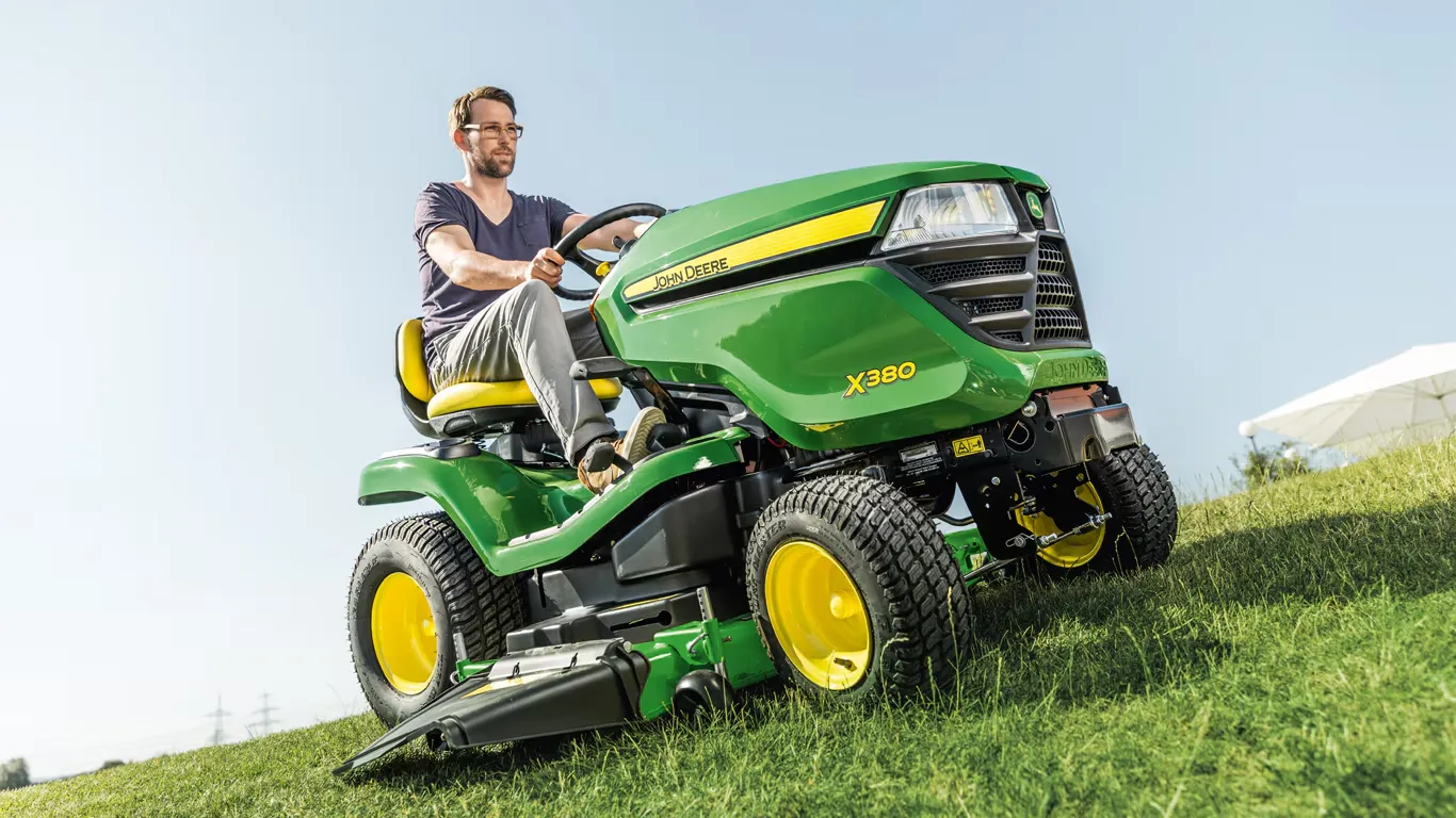 John Deere X380 Rasentraktor 122cm Kawasaki V-Twin 15,2kW | Dancover – Image 4