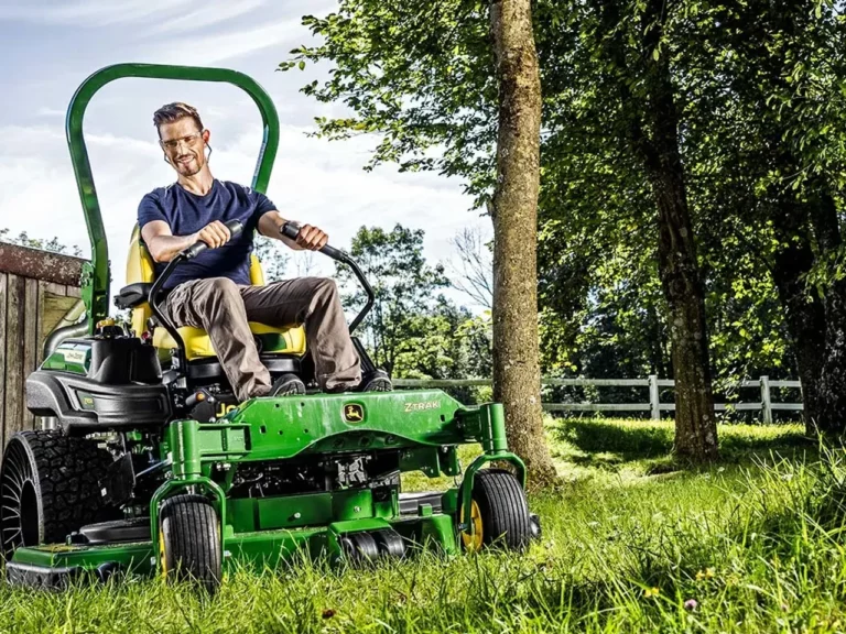 John Deere Z955R Profi Zero-Turn 137/152cm 25,6PS ZTrak | Dancover