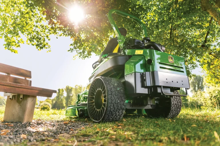 John Deere Z994R Diesel Zero-Turn 137/152cm 24,7PS Profi | Dancover