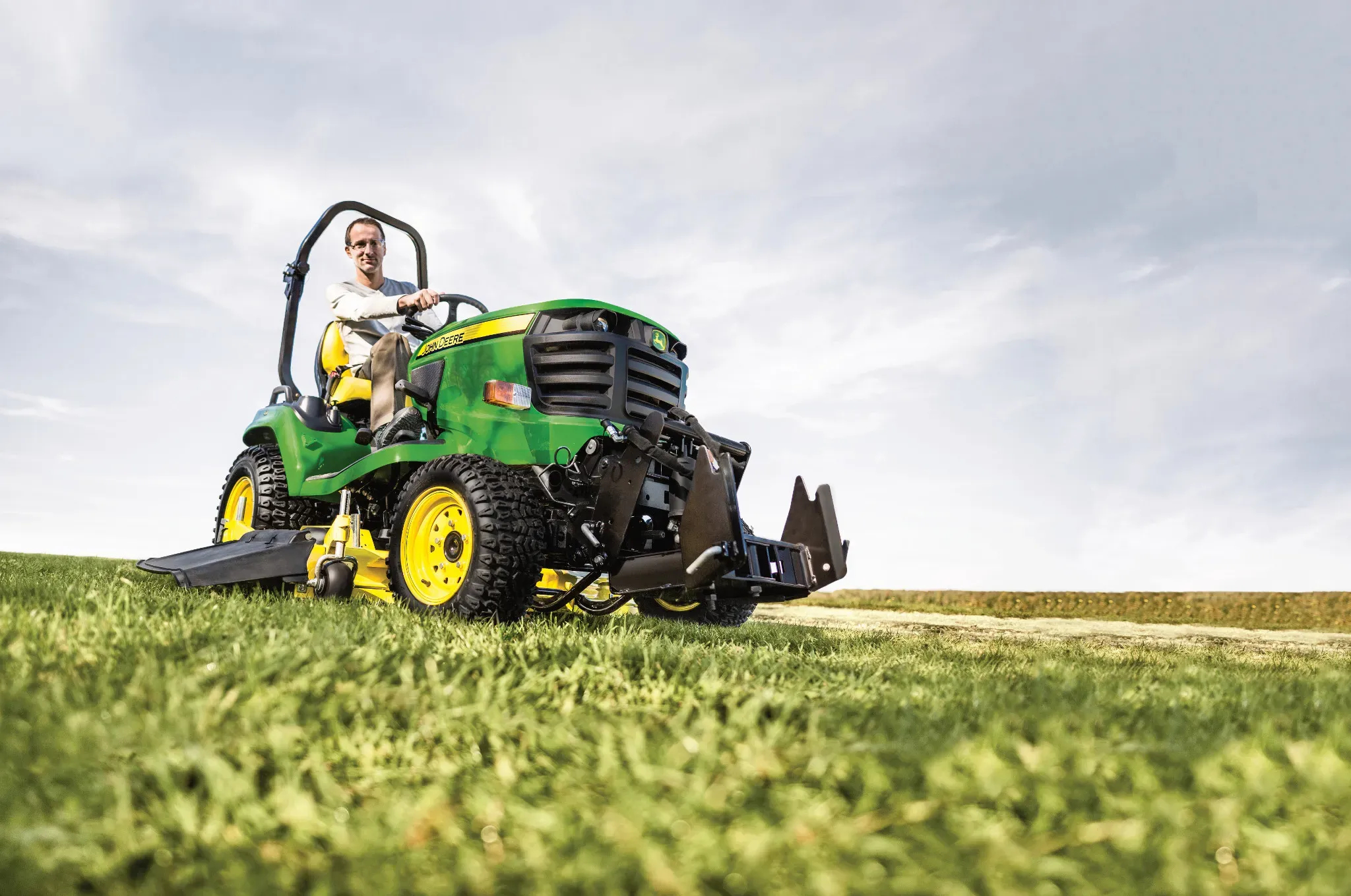 John Deere X948 Diesel-Gartentraktor 4WD 24,5PS AutoConnect | Dancover – Image 12