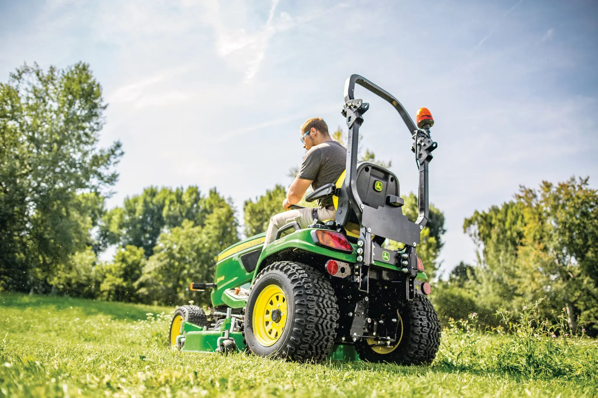John Deere X948 Diesel-Gartentraktor 4WD 24,5PS AutoConnect | Dancover – Image 7