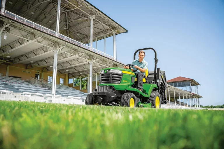 John Deere X950R Diesel Profi-Aufsitzmäher | Dancover