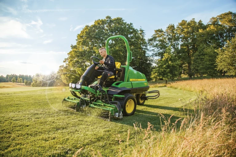 John Deere 2653B PrecisionCut Spindelmäher | Dancover